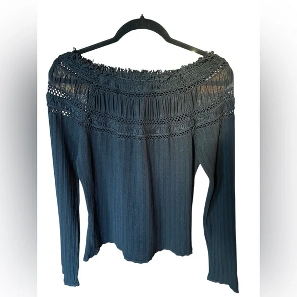 Dolce Cabo Black Off Shoulder Crochet Lace Top Boho Fairycore Whimsygoth - Picture 2 of 5